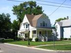 $615 / 1br - Historic Home with Den (1336 3rd Ave. S, Fargo) (map) 1br bedroom