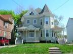 $750 / 3br - Nice 3 bedroom victorian style (west side) (map) 3br bedroom