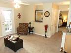 $679 / 1br - 750ft² - Luxury 1 Bedroom Loft Apartment w/ Vaulted Ceilings!