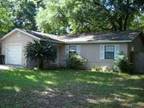 $895 / 3br - 3 BR/2 BA with privacy fenced yard (1712 NW 31st Place) (map) 3br