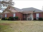 Single Family Dwelling with 3 bdrm 2 bathrooms in Millbrook AL