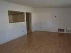 $800 / 3br - 1500ft² - House for rent with new laminate flooring (West side