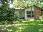 $900 / 3br - 3BR 1BA Home Near UF-College of Law (217 NW 36th Drive) (map) 3br