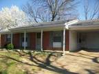 SPACIOUS Home with LARGE Kitchen, GREAT Location!! $$$ (Memphis) (map)