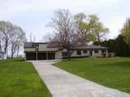 $1800 / 4br - Executive Lake Winnebago House (6462 E Decorah