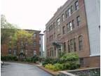 $850 / 1br - Great apt & located close to 290. ~ central AC & Free Heat & Hot