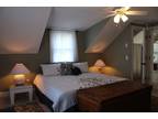 Charming modernized one bedroom apartment downton Jamestown