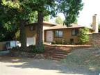 $1100 / 2br - 1300ft² - $1100 Terrific Neighborhood, blocks from RCC!