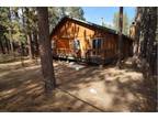 Cozy 2 Bedroom Cabin near Lake and Shops!