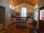 $135 / 2br - 800ft² - Willowview Cabin, sleeps 4, pellet stove