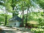 $85 / 1br - 300ft² - CHARMING GAZEBO COTTAGE OVERLOOKING SMALL PRIVATE LAKE