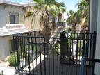 LA QUINTA - one bed one bath upper unit, sleeps 4, right by the