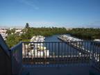 Great 2/2 Townhome on the water with great views of Intracoastal!