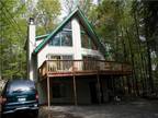 Beautiful 5BR,Sunny Chalet, near the beach,Pocono. We are just 5 MINUTES WALKING