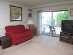 $925 / 1br - Oversized Closets, Onsite Pool & Laundry, All Utilities + Cable