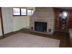 $425 / 1br - 900ft² - Cute, Cozy Home w-fireplace/insert (Ash) (Caldwell