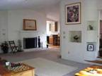 $990 / 2br - Large furnished 2Bd 2.5Ba upstairs apt in beautiful home on