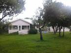 $1050 / 3br - 1100ft² - 3 bed 1 bath with large yard