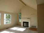 $2715 / 2br - 963ft² - Lots of natural Light/Vaulted Ceilings/Private