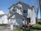 2243 Willow Beach St, Keego Harbor