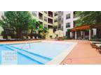 $1650 / 1br - ***Downtown/Pool with a Beach/Free Parking/Wood Floors***