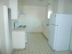$1395 / 1br - Conveniently Located Larger 1 BR upstair unit