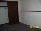 $450 / 1br - 2 quiet, clean, & safe apartments (417 Oakland Ave South Beloit IL