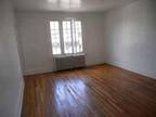 $699 / 1br - Beautiful hardwood floors- Available now! (3556 Beechwood Blvd.-