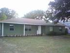 $ / 3br - large family home near I4 (Auburndale) (map) 3br bedroom