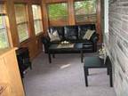 $850 / 2br - Country setting with garage, fireplace, appliances (South