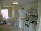 $720 / 2br - Avail July/Aug, lovely 2 bedroom 1 bath great location