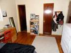 $600 / 1br - 1 Master Bed in 4 Bed house!!!!!! (33rd St) (map) 1br bedroom