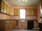 $750 / 2br - HEAT AND WATER INCLUDED /2 CAR GARAGE