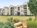 $900 / 2br - 1300ft² - Move in For Free in October! (Walden Glen Apartment