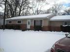 West Bloomfield Township, Oakland 3 Bedrooms 2 Baths