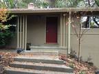 $3000 / 3br - 1220ft² - Portola Valley 4 month + lease 3/2 3br bedroom