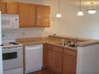 Studio w/ amazing floor plan. washer/dryer, walk-in, underground park (Cottage