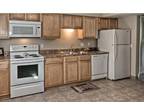 $649 / 2br - 825ft² - SpAcIoUs ApArTmEnT, ReMoDeLeD, PoOl