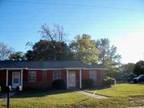 $525 / 2br - Rosewood Apt (3900 Persimmon St) (map) 2br bedroom