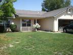 $1175 / 3br - 1350ft² - 3bed/2bath Remodeled with Pool (Visalia) (map) 3br