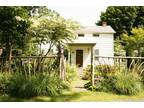 2br - Byington Cottage: Bright, stylish getaway w/peace, gardens and hot tub