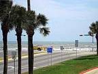 $79 / 1br - Seawall Beach Front Condo Sleeps 6- Free Wifi (Galveston Seawall)