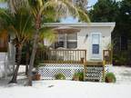 Gulf Front Cottage, Directly on the Beach