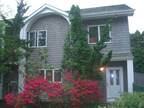 $250 / 3br - 1800ft² - Comfortable, clean room in quiet Hamptons house this