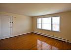 $740 / 2br - Spacious 2 bedroom Includes Heat, Water, & Cable (Highland Pkwy