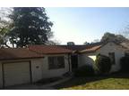 $950 / 2br - Beautifully updated older home near Garden Elementary and Tulare