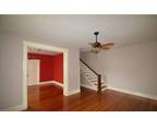 $795 / 3br - 1250ft² - PMV - Standout 3 Bed Townhouse w/ gleaming Hardwood -