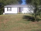 $950 / 3br - 1600ft² - Big House and Yard in Quiet Neighborhood (South