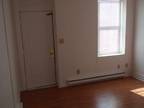 $495 / 2br - FANTASTIC Row-Home: Large Rooms, Hardwood Floors, Eat-In Kitchen