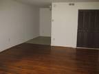$685 / 1br - LARGE ONE BEDROOM